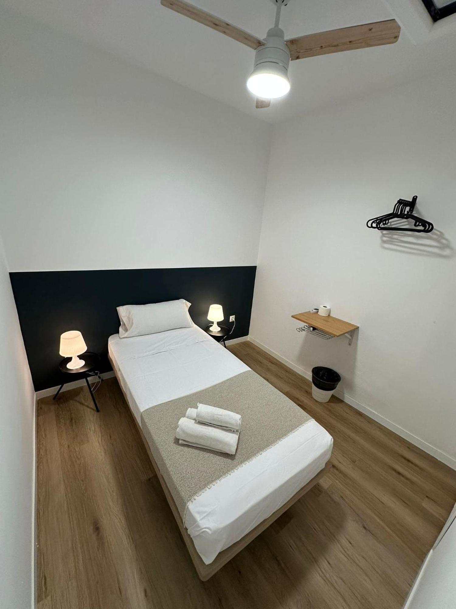 Casa De Huespedes Mi Lla Hotell Madrid Exteriör bild