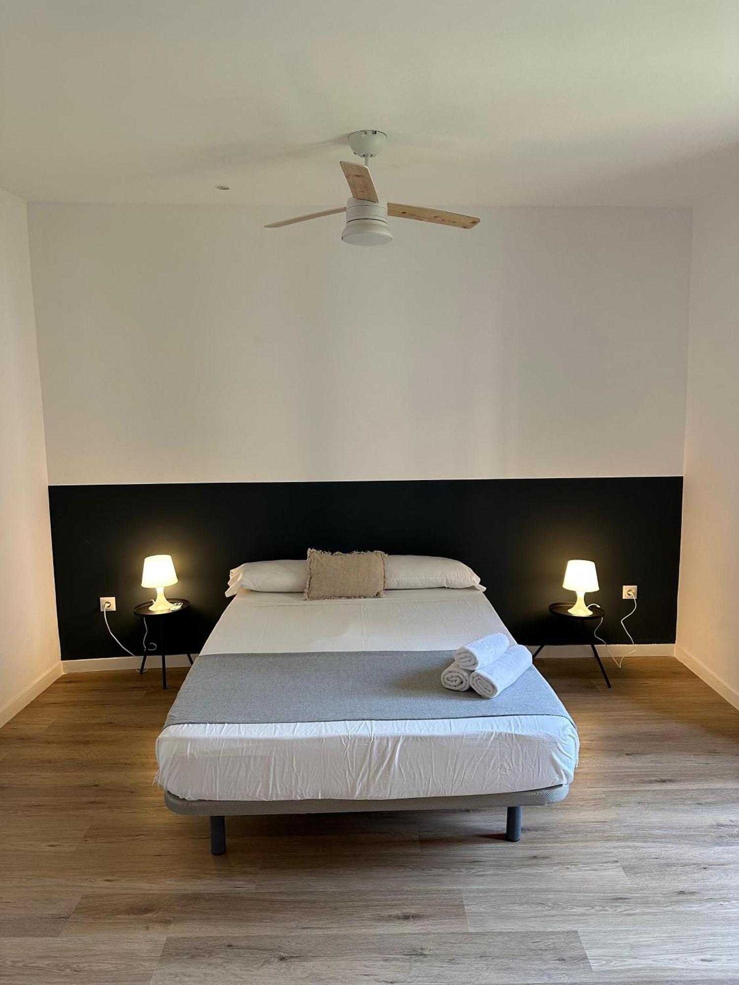 Casa De Huespedes Mi Lla Hotell Madrid Exteriör bild