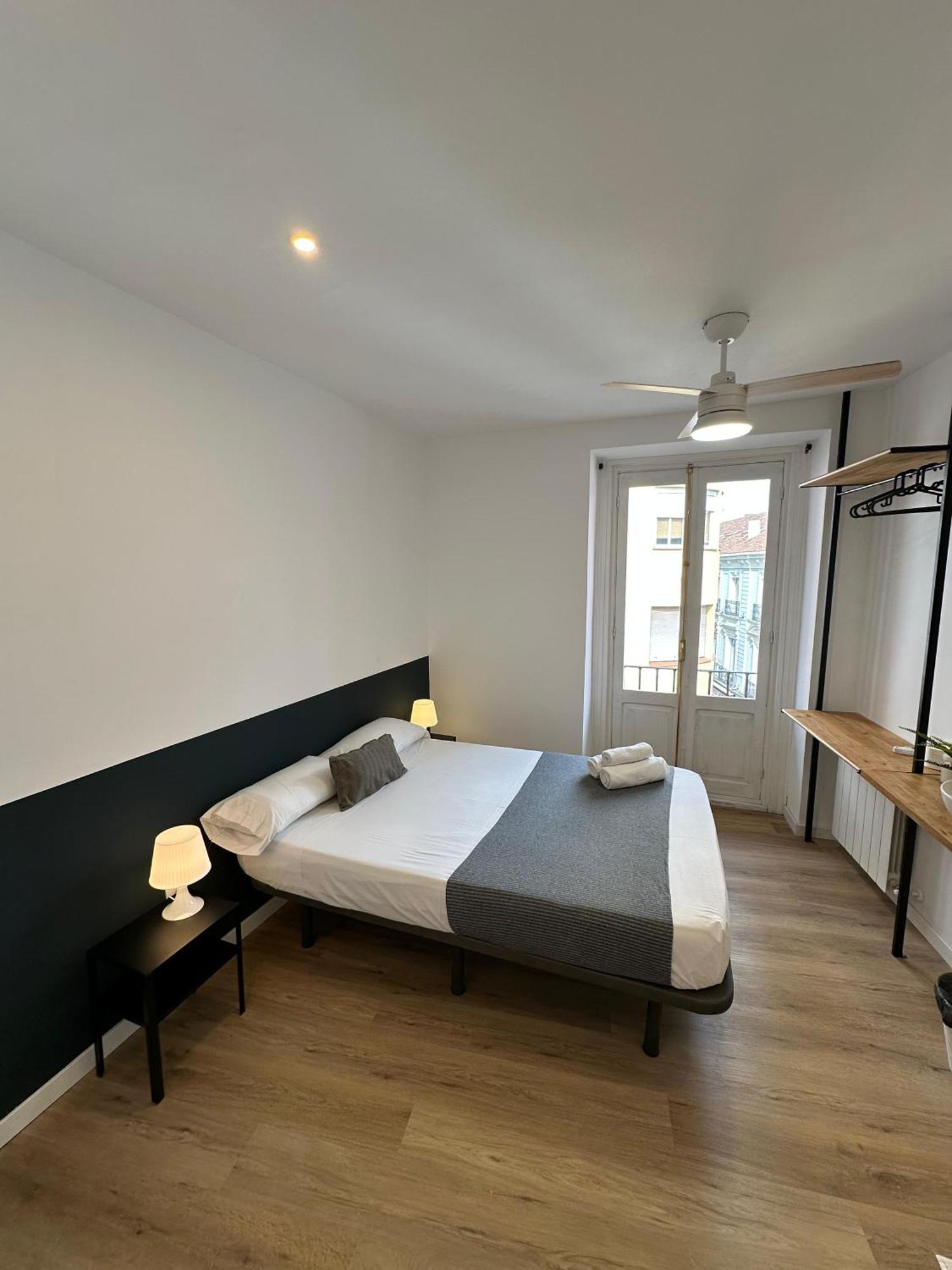 Casa De Huespedes Mi Lla Hotell Madrid Exteriör bild